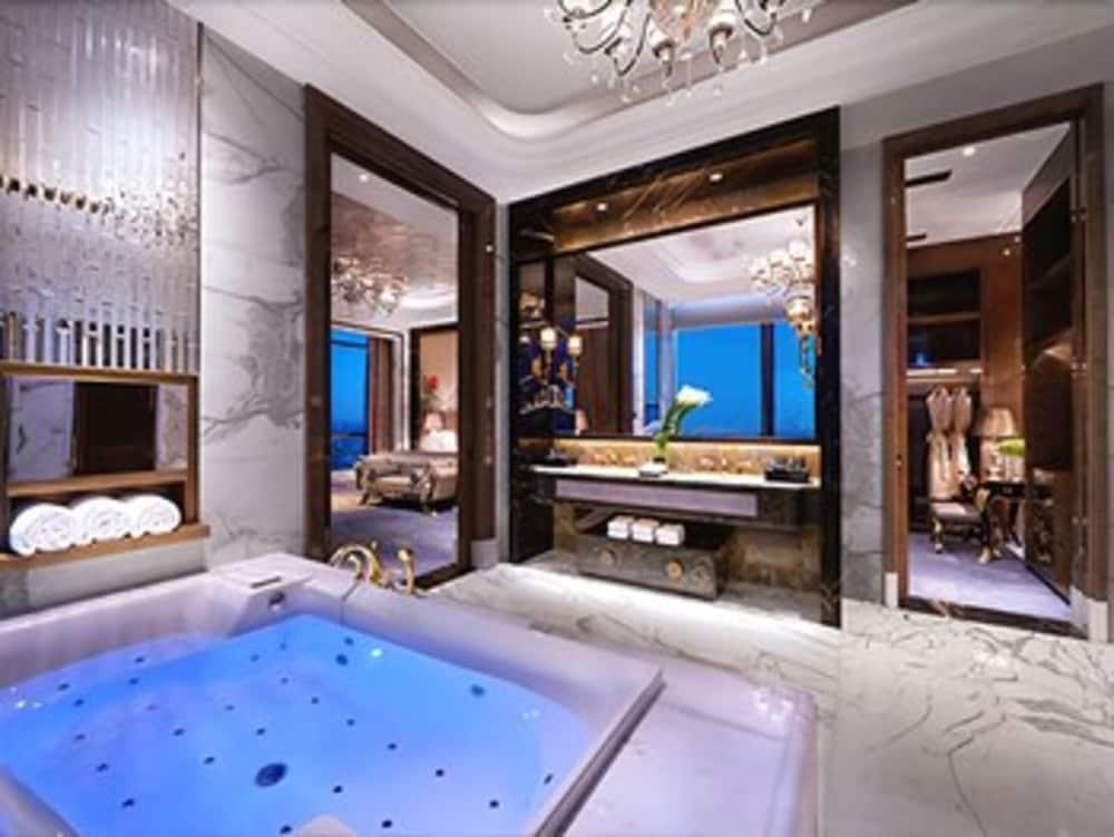 Wanda Vista Zhengzhou Hotel Exterior photo